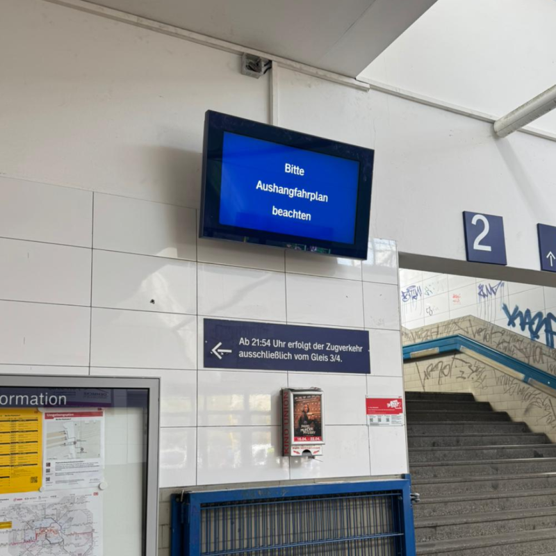 CDU wirkt: Neue Fahrgastanzeigen am S-Bahnhof Mahlsdorf installiert